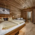 Ski-in Ski-out Chalet *