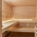Ski-in Ski-out Chalet *